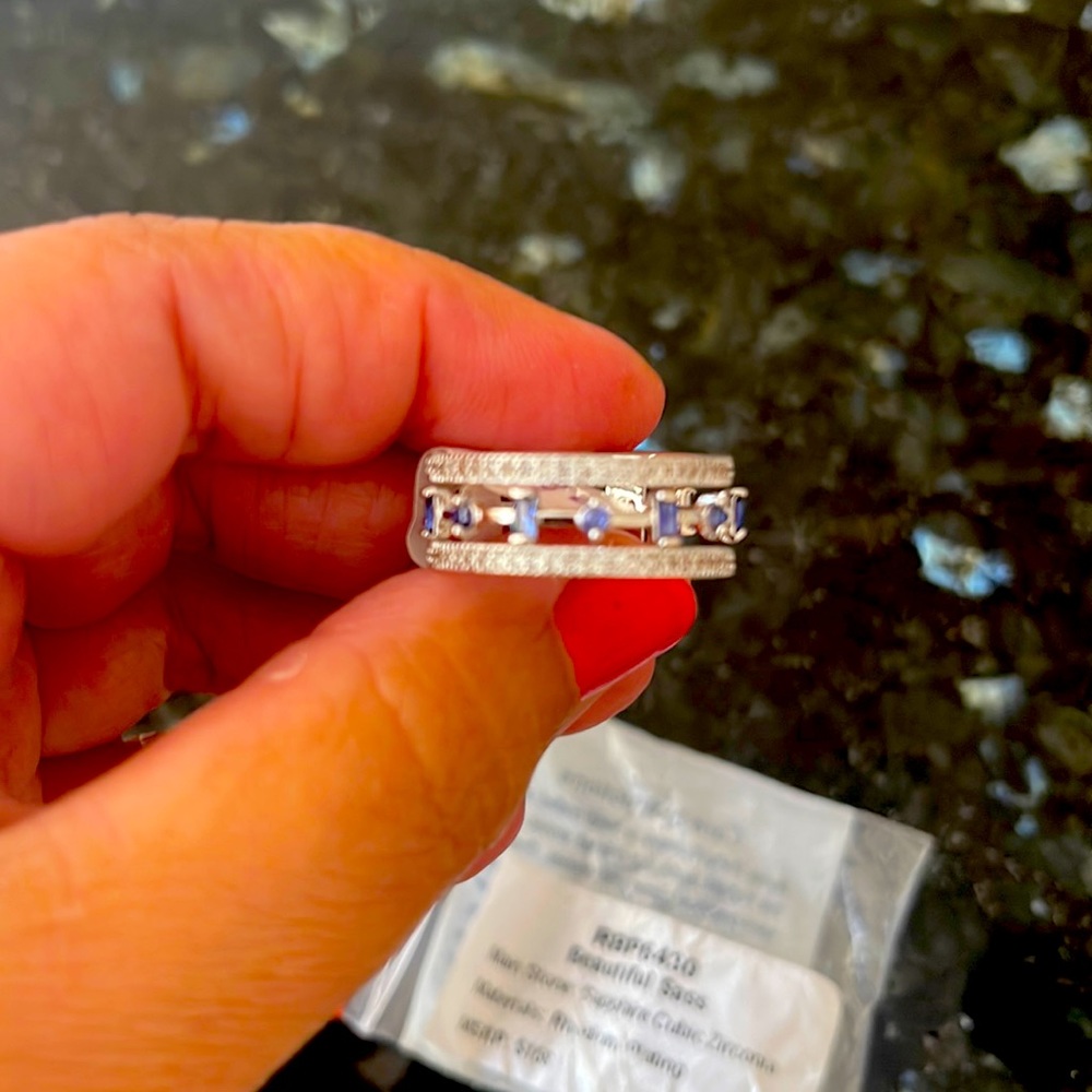 Bomb party brand new size 9 Beautiful Sass ring